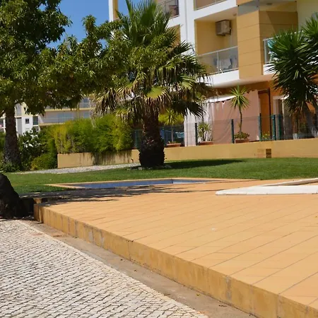 Arade Apartment *